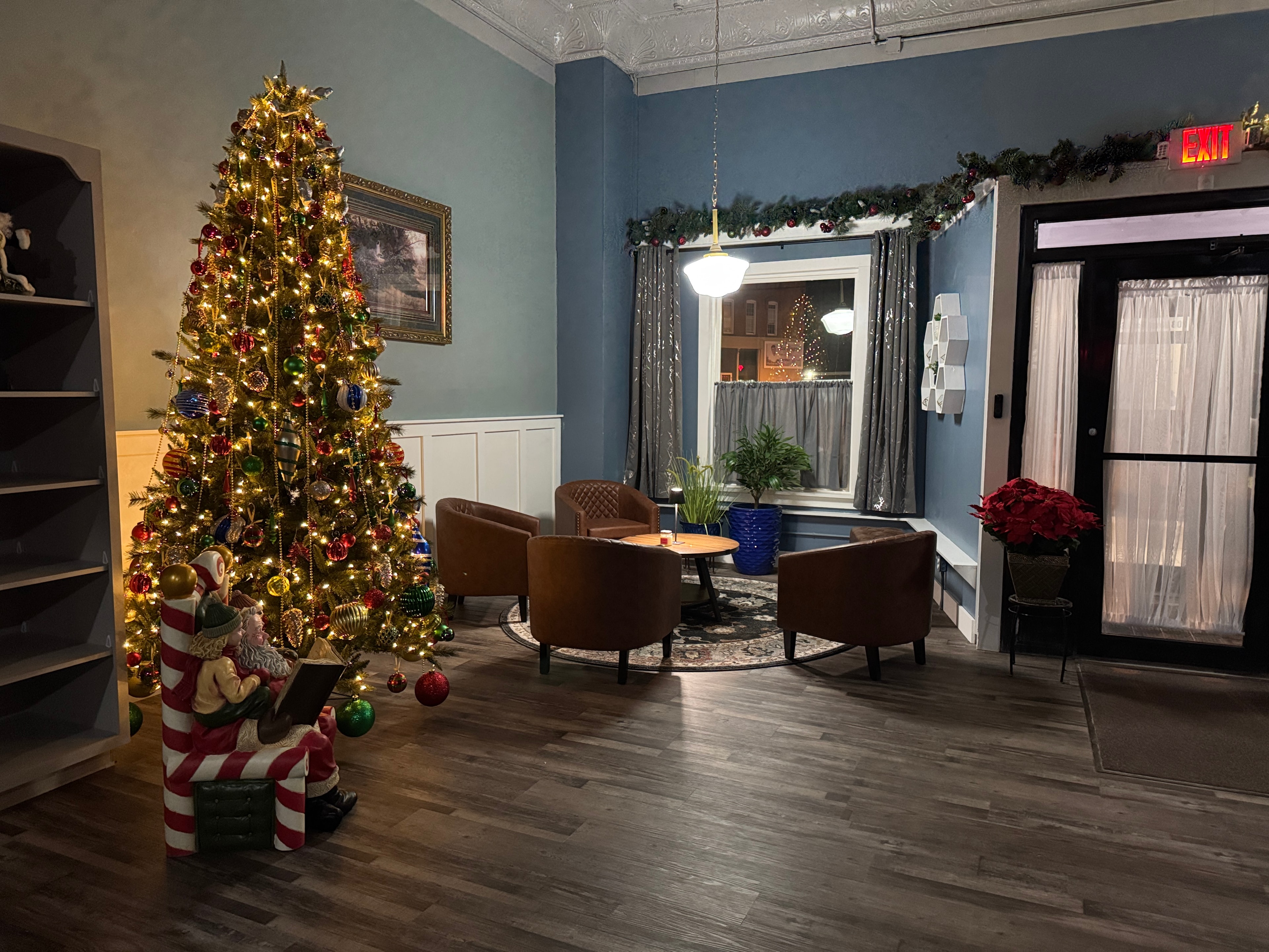 Festively decorated YOUnique Experiences lounge